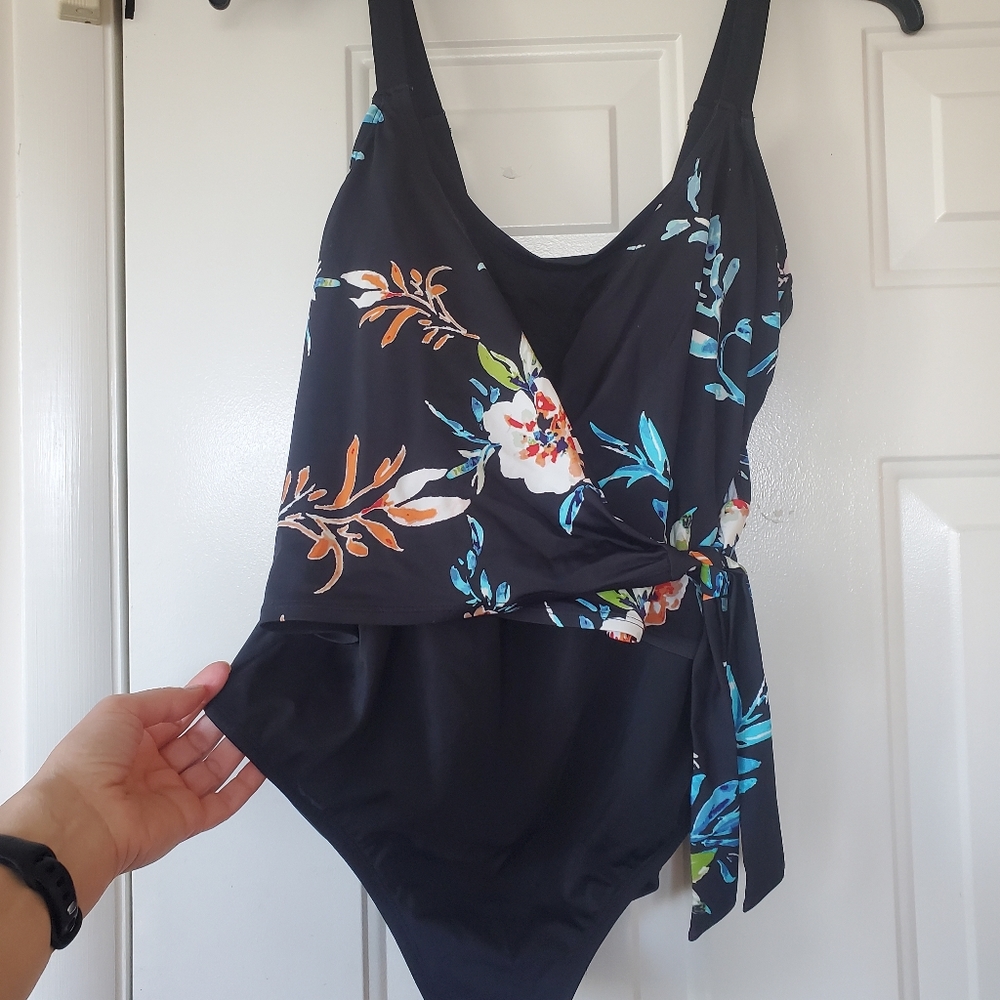 EVRI One Piece Swimsuit size OX